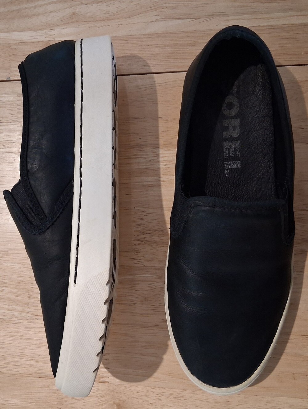 Sorel Leather Slip-On Sneakers | Women's Size 9